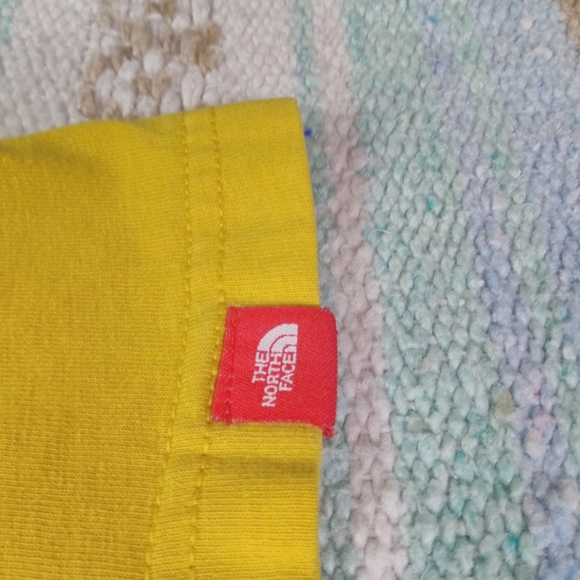 VINTAGE  THE NORTH FACE GRAPHIC TEE SHIRT MENS XL MUSTARD - Picture 5 of 12